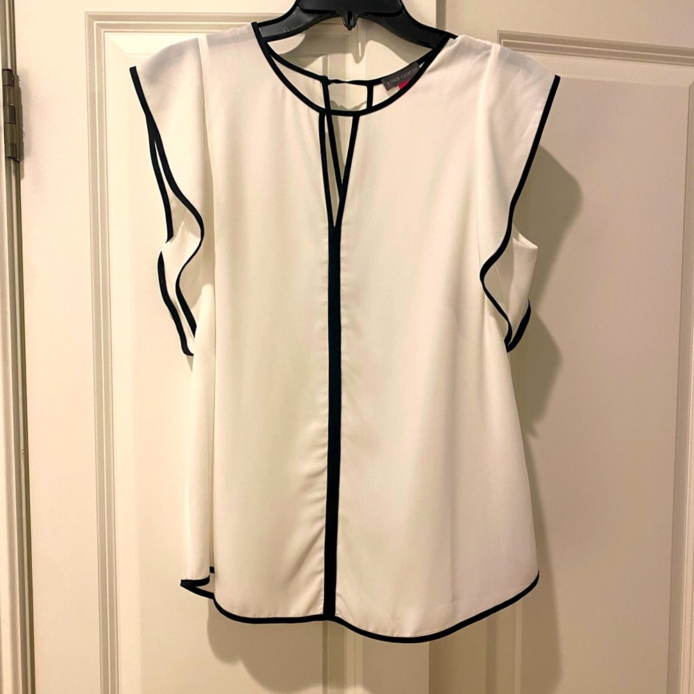 NWOT Vince Camuto Blouse - size small - never worn